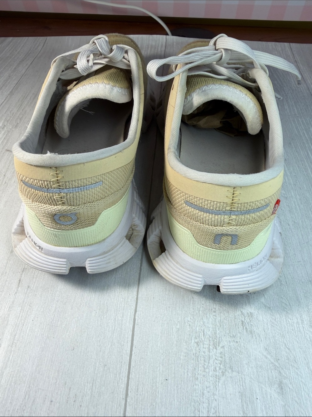 On Running Cloudswift Lightweight Men's Running Shoe - Beige - Picture 8 of 11